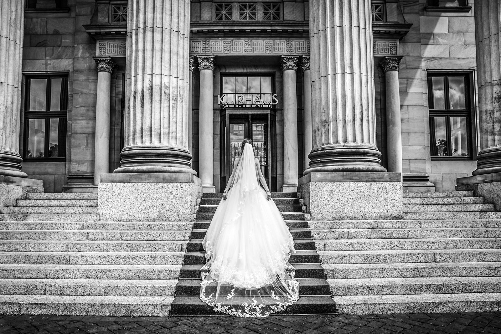 Braut mit tollem Kleid 